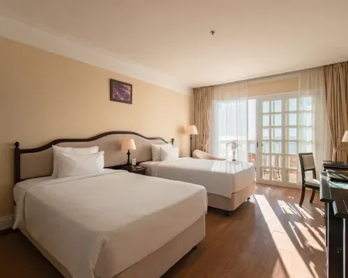 Phòng nghỉ tại Sunrise Nha Trang Beach Hotel & Spa – góc 2