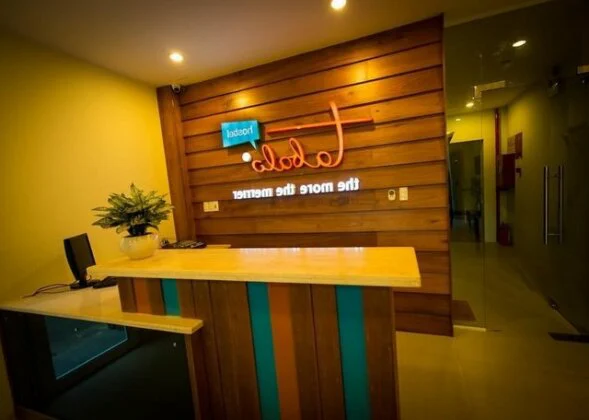 Lối vào hostel trong hẻm Nguyễn Thiện Thuật