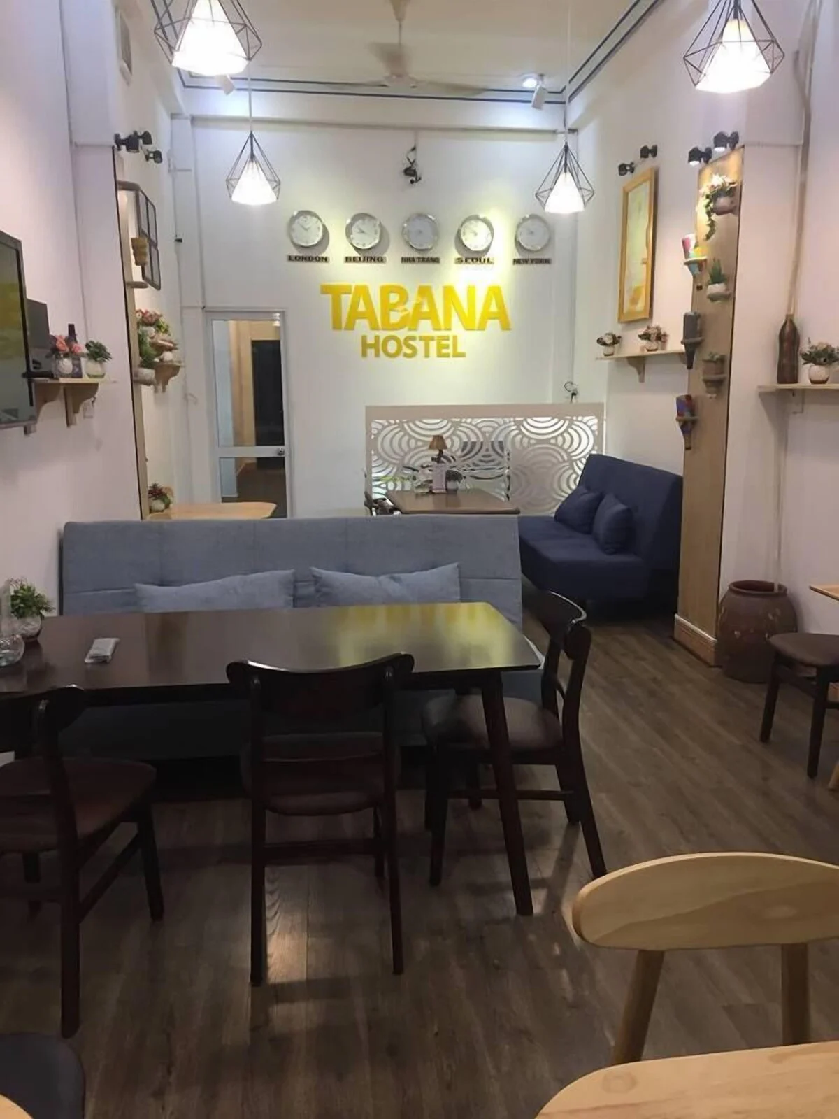 Khu tiếp khách tại Tabana Hostel Nha Trang