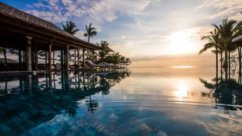Hồ bơi tại The Anam Cam Ranh