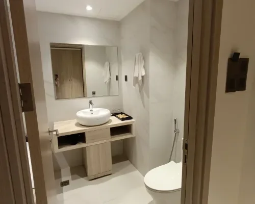 Phòng tắm tại The Art Nest Hotel Nha Trang – góc 4
