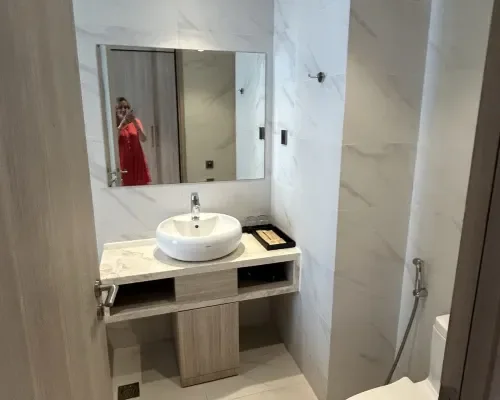 Phòng tắm tại The Art Nest Hotel Nha Trang – góc 3
