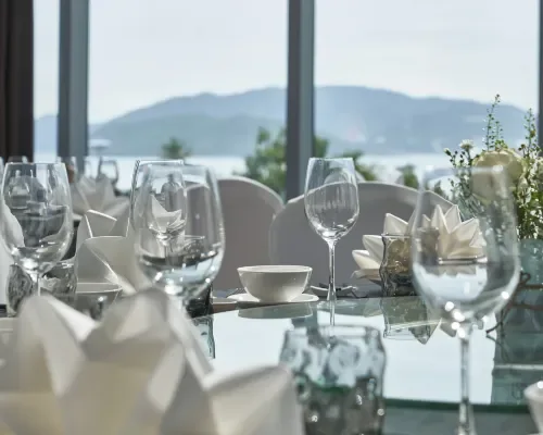 Không gian ăn uống tại The Empyrean Nha Trang – góc 6
