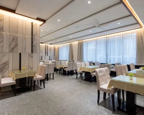 Không gian ăn uống tại The Summer Hotel Nha Trang – góc 2