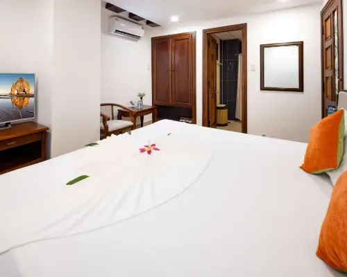 Phòng nghỉ tại The Summer Hotel Nha Trang – góc 4