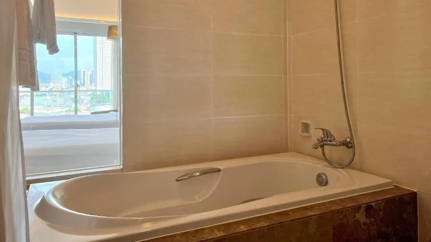 Phòng tắm tại TTC Hotel Michelia Nha Trang – góc 3