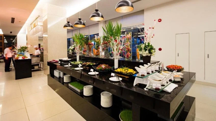 Không gian ăn uống tại TTC Hotel Michelia Nha Trang – góc 2