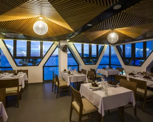 Không gian ăn uống tại Venue Hotel Nha Trang