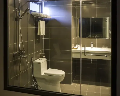 Phòng tắm tại Venue Hotel Nha Trang – góc 2