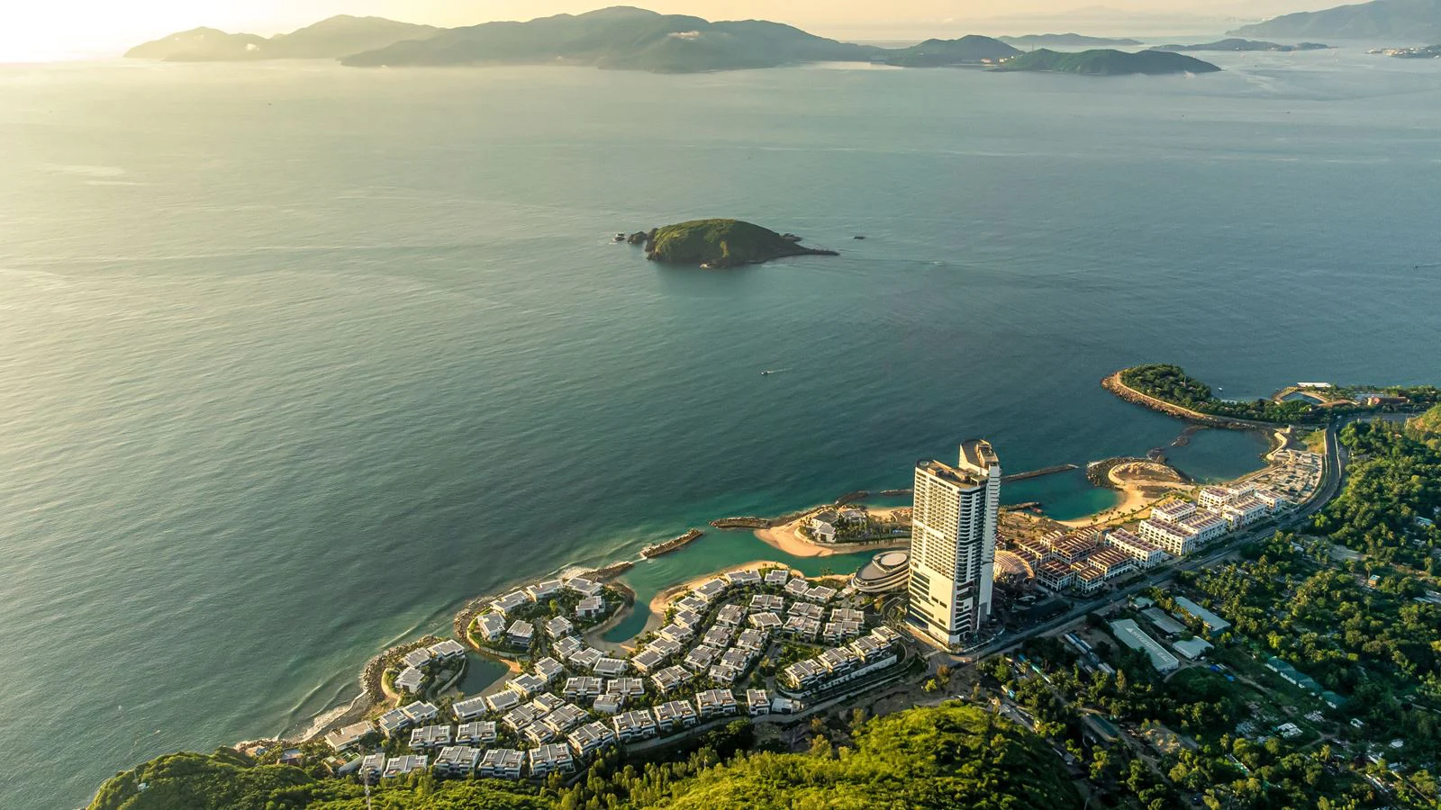Toàn cảnh tại Villa Le Corail, A Gran Meliá Hotel – góc 2