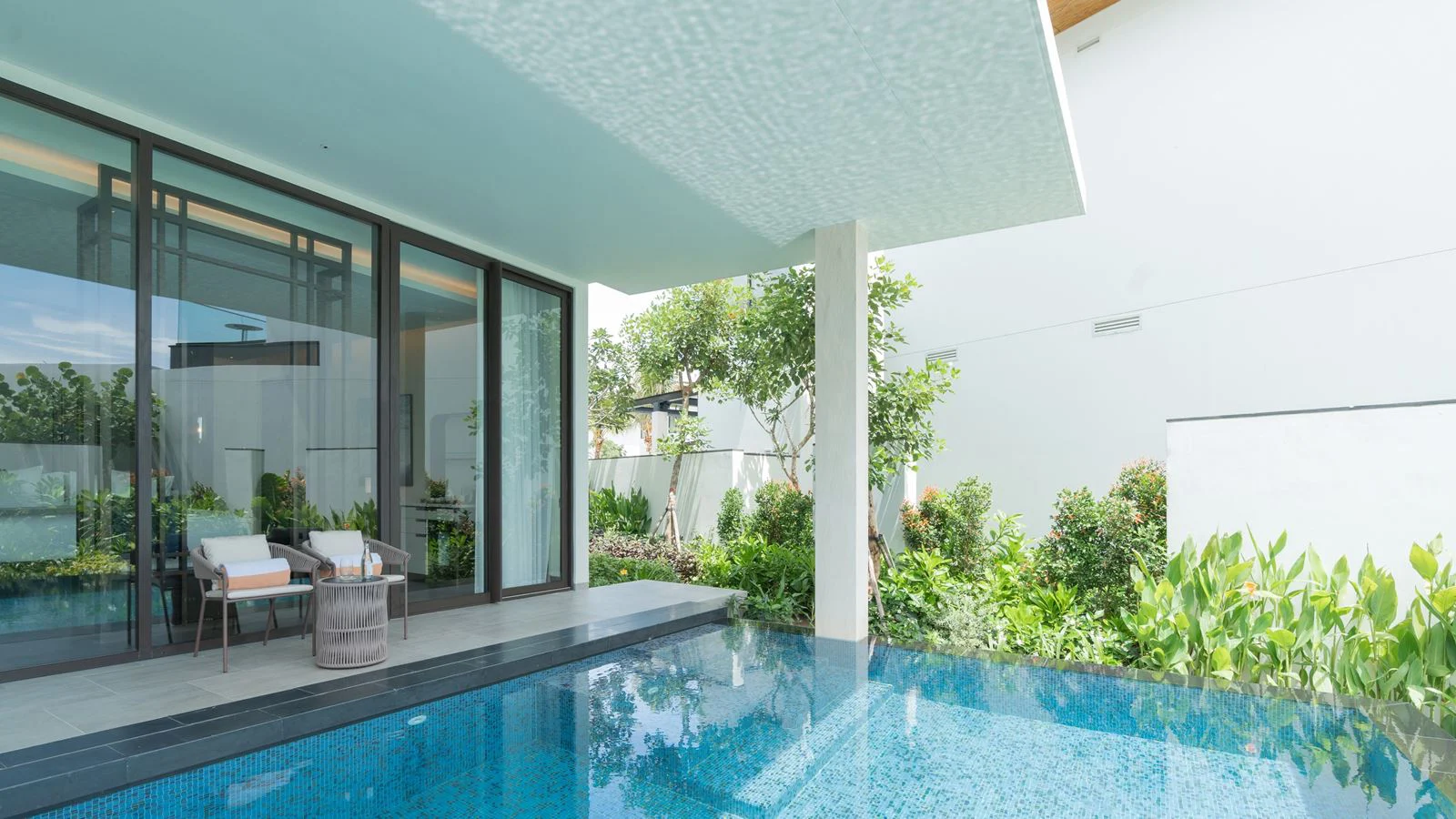 Hồ bơi tại Villa Le Corail, A Gran Meliá Hotel