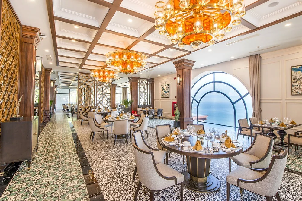 Không gian ăn uống tại Vinpearl Resort Nha Trang – góc 5