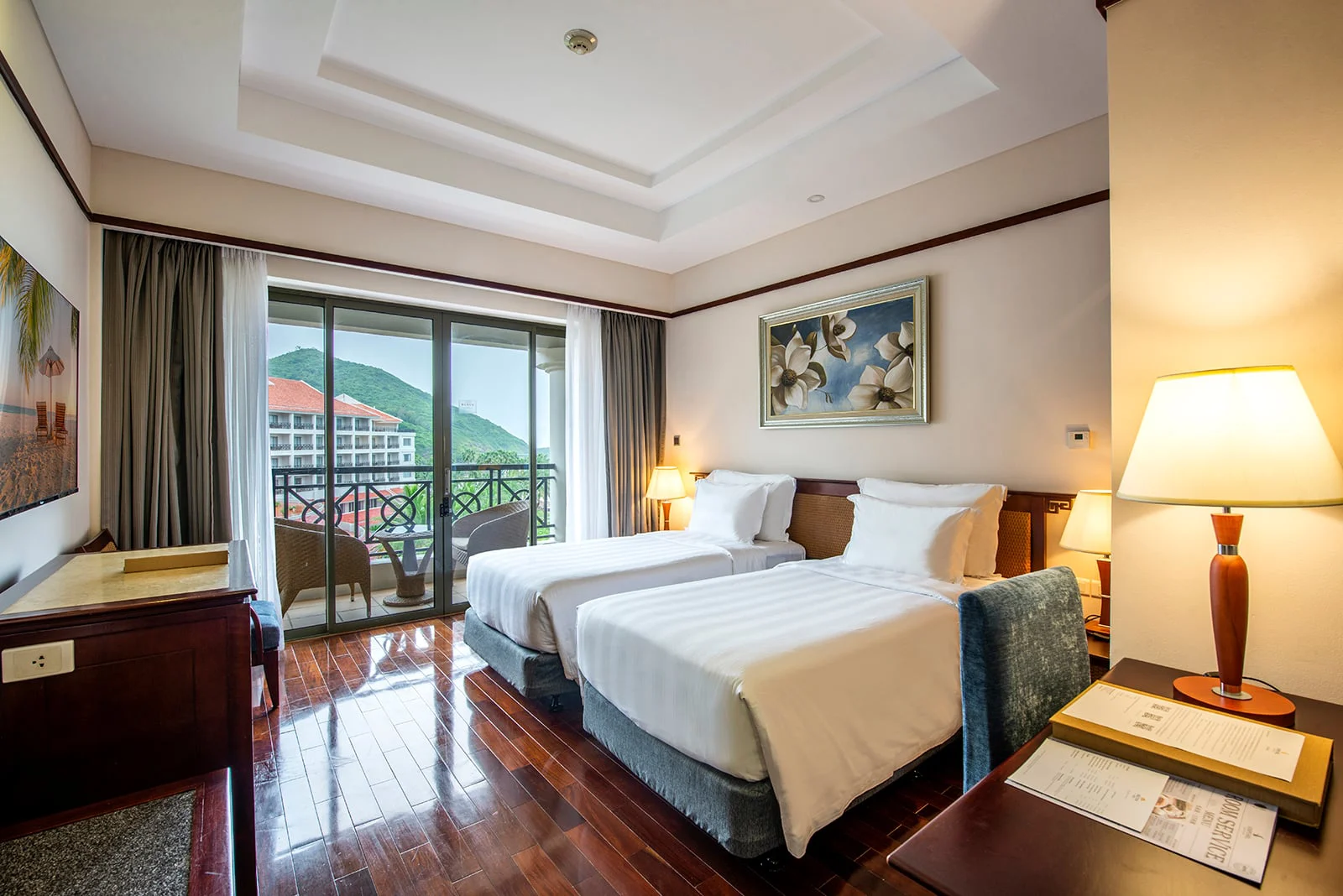 Phòng nghỉ tại Vinpearl Resort Nha Trang – góc 2