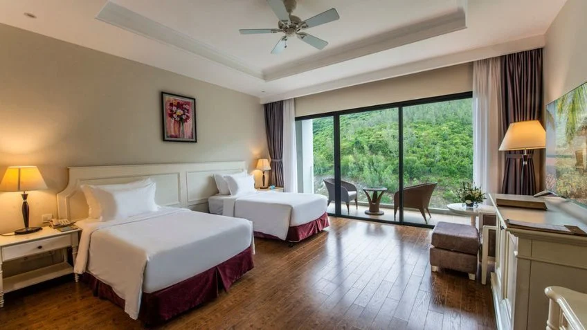 Phòng nghỉ tại Vinpearl Resort & Spa Nha Trang Bay – góc 2