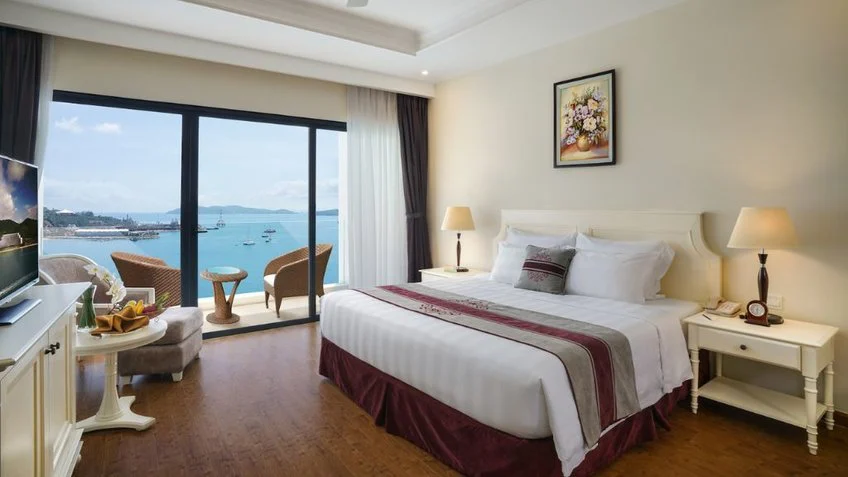 Phòng nghỉ tại Vinpearl Resort & Spa Nha Trang Bay – góc 3