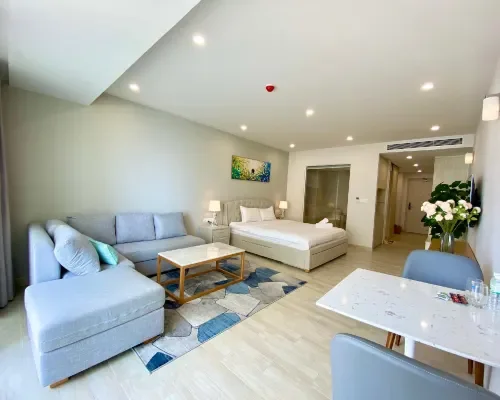 Phòng nghỉ tại Wise Stay Gold Coast Nha Trang – góc 2