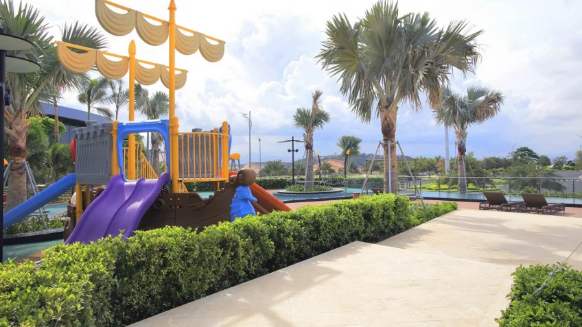 Khu vực dành cho gia đình tại Wyndham Grand KN Paradise Cam Ranh