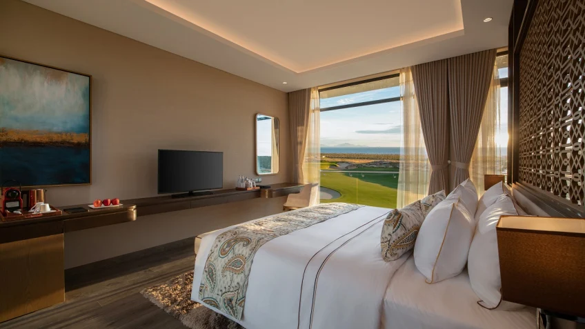 Phòng nghỉ tại Wyndham Grand KN Paradise Cam Ranh – góc 7