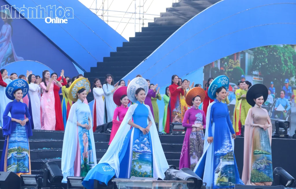 Lễ hội Áo dài Sắc màu của biển 2026 tại Nha Trang