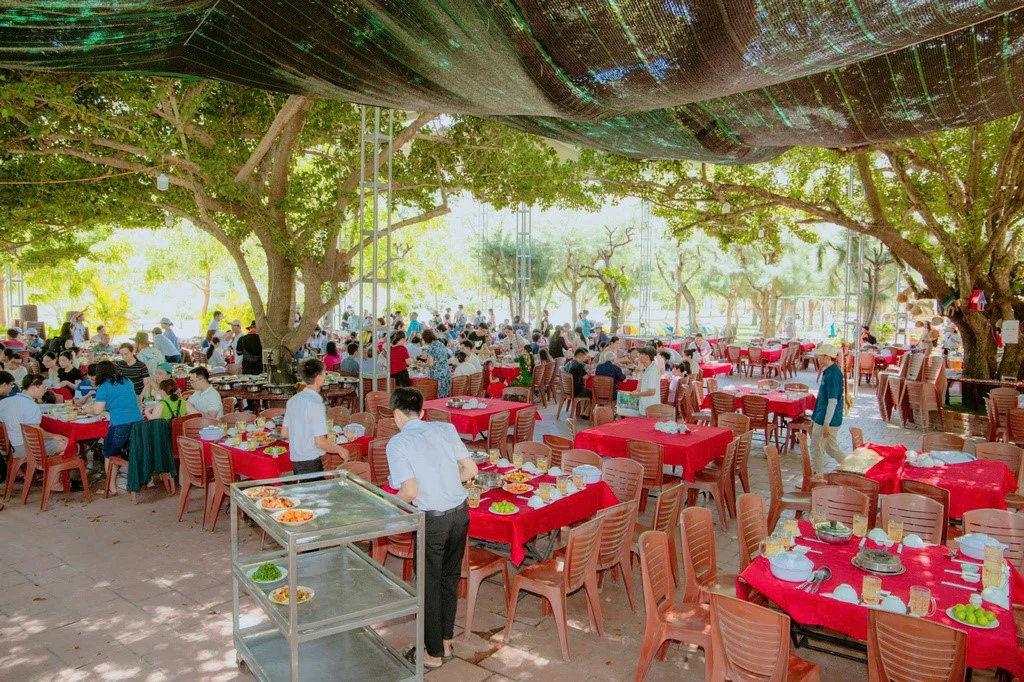 Nhà hàng Hương Lan tại khu du lịch