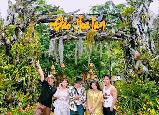 Khu du lịch Suối Hoa Lan