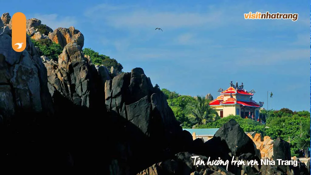 Đền thờ Tổ nghề Yến Sào Khánh Hòa