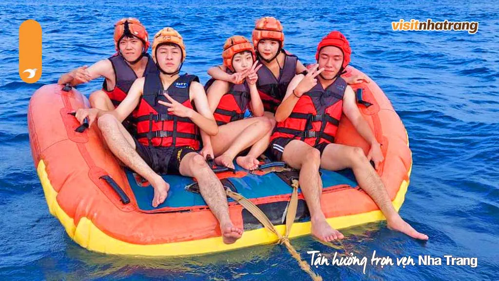 Hoạt động biển tại Đảo Yến
