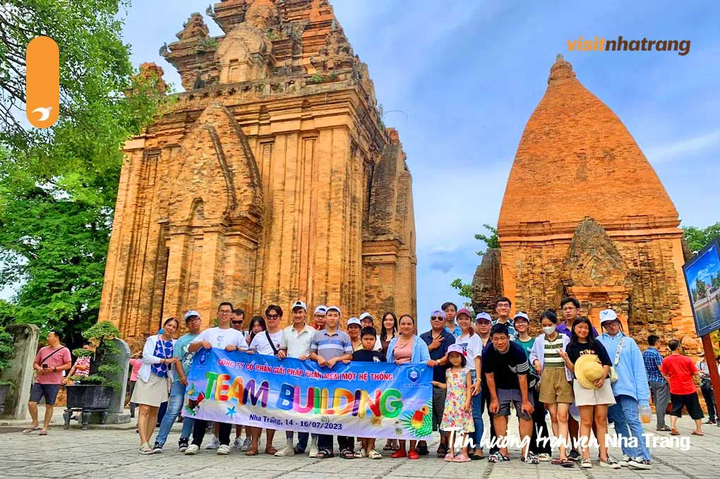 Tháp Bà Ponagar trong City Tour