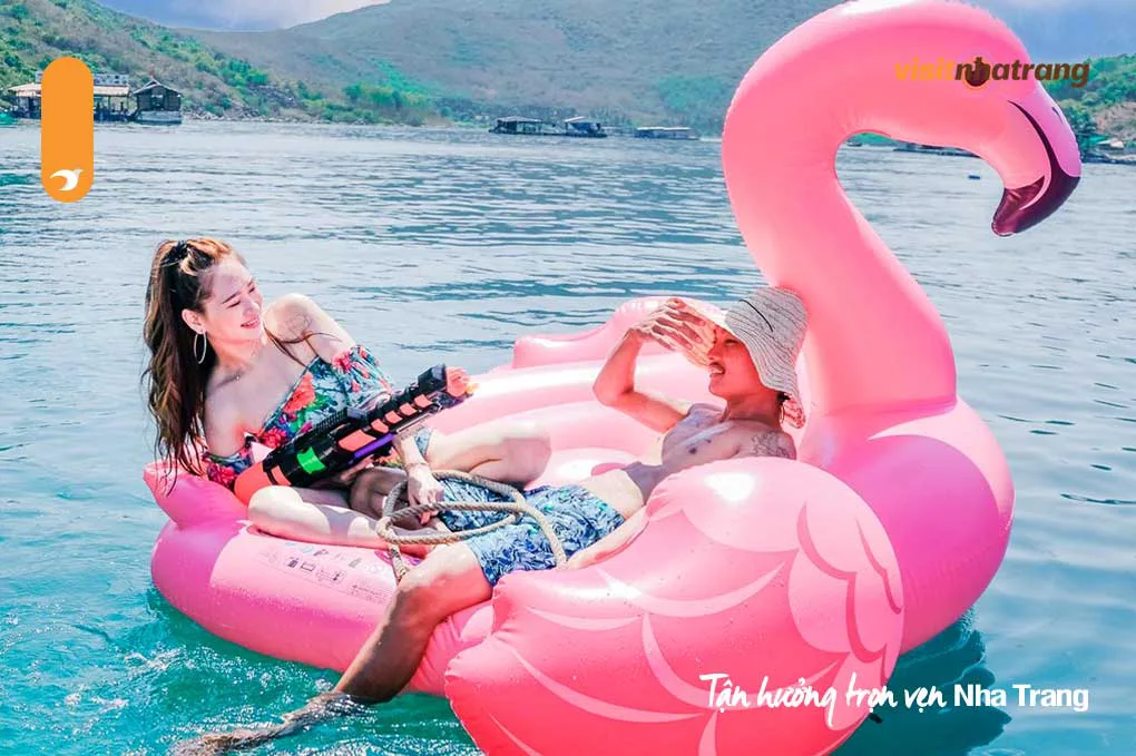Hoạt động biển tại Love Island