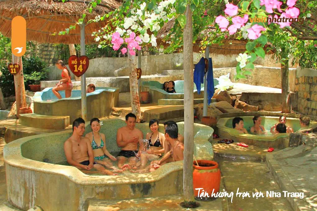 Tháp Bà Ponagar trong tour hai ngày